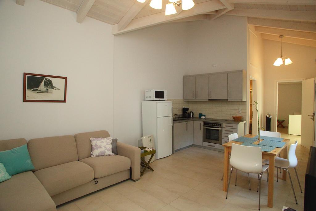 Wild Sea Apartments Áyios Nikítas الغرفة الصورة